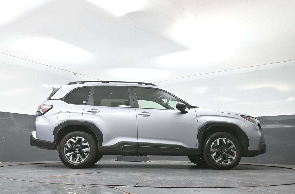 Used 2025 Subaru Forester Premium AWD/4WD image 49