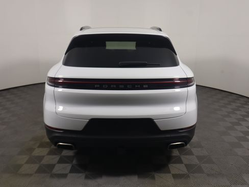 Used 2025 Porsche Cayenne image 6