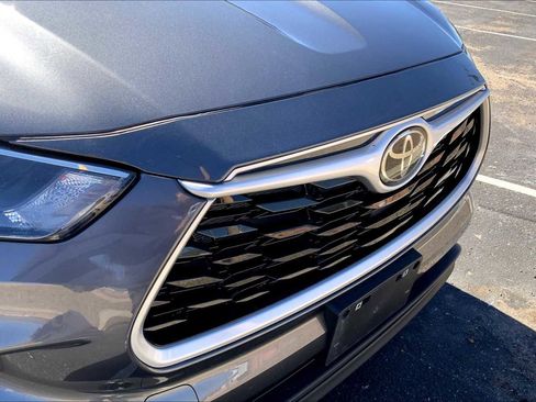 Certified 2023 Toyota Highlander XLE image 26