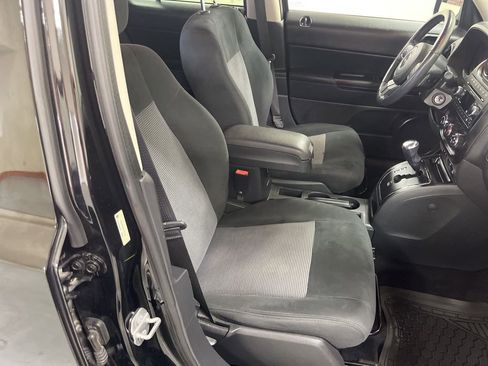 Used 2015 Jeep Patriot Latitude image 17