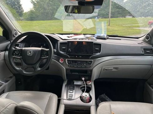 Used 2021 Honda Pilot Special Edition image 11