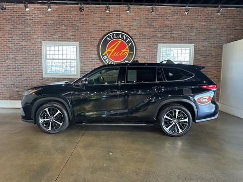 Used 2022 Toyota Highlander L image 15