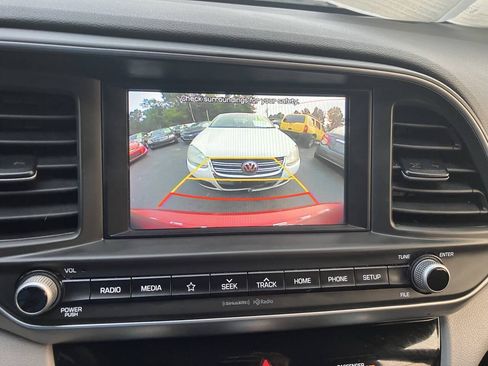 Used 2019 Hyundai Elantra SEL FWD image 21