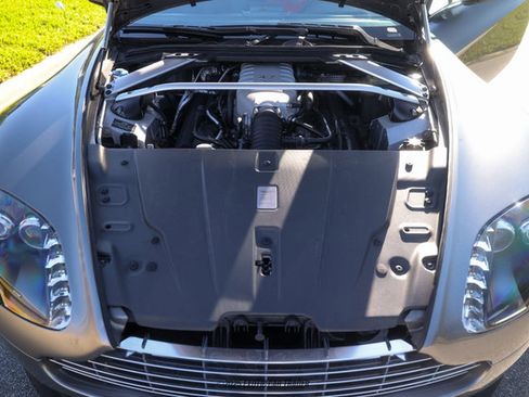 Used 2012 Aston Martin V8 Vantage Roadster image 27
