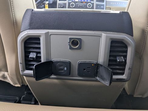 Used 2021 Ford F350 Lariat w/ Chrome Package image 28