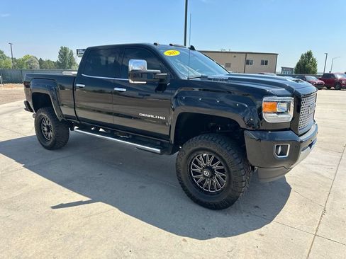 Used 2017 GMC Sierra 2500 Denali AWD/4WD image 35
