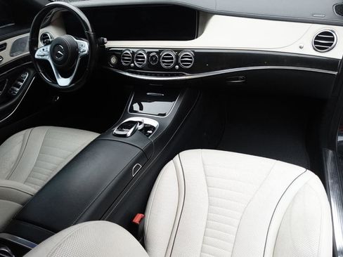 Used 2018 Mercedes-Benz S 560 Sedan image 18