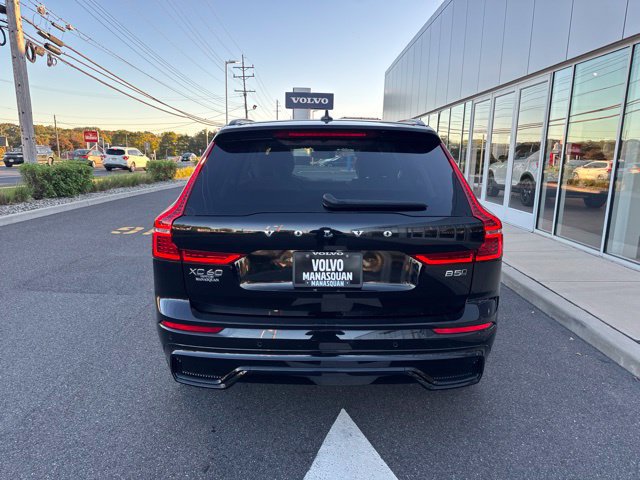 Used 2024 Volvo XC60 B5 Plus w/ Climate Package AWD/4WD image 4
