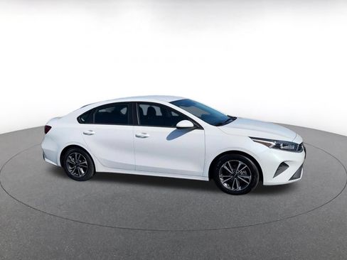 Used 2024 Kia Forte LXS FWD image 2