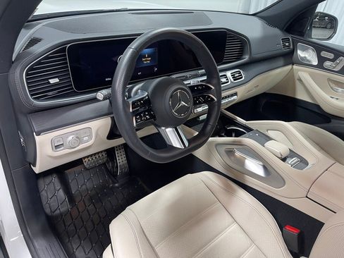 Certified 2025 Mercedes-Benz GLS 580 GLS 580 image 21