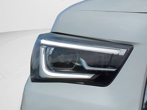 Used 2022 INFINITI QX80 Sensory w/ All-Season Package image 30