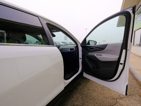 Used 2024 Chevrolet Equinox LT image 16