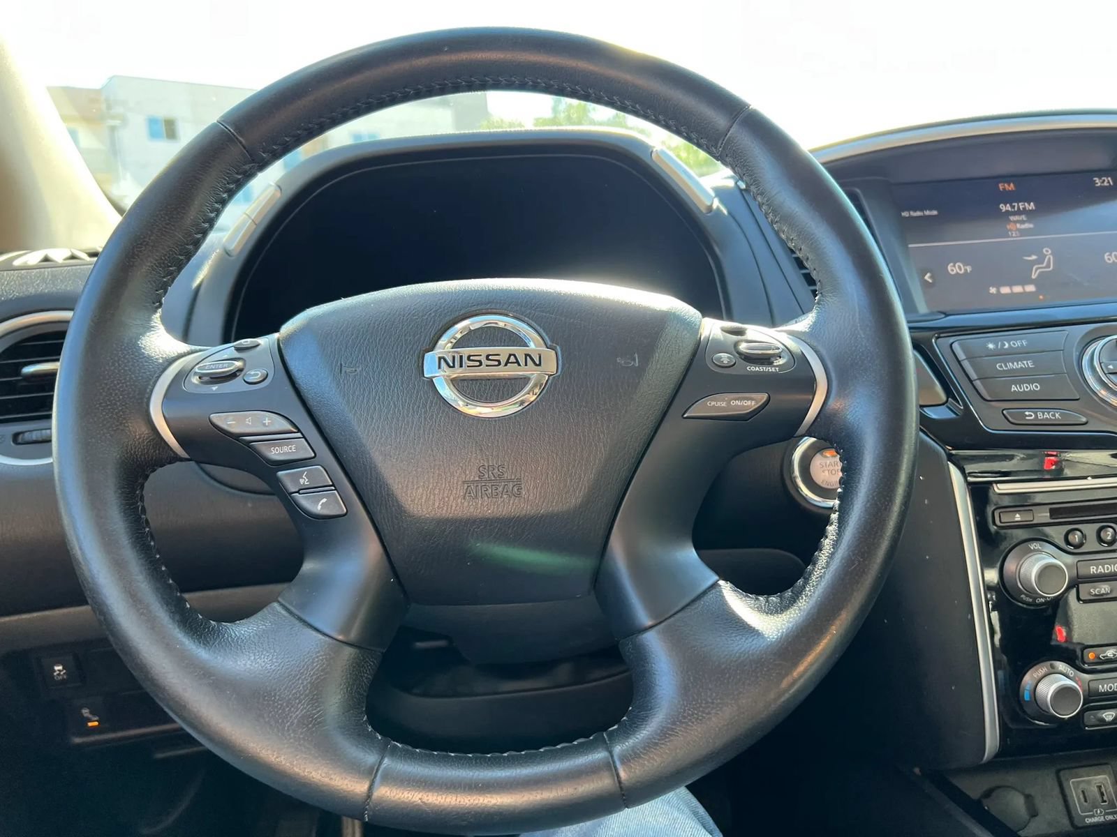 Used 2019 Nissan Pathfinder SV FWD image 16