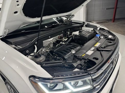 Used 2021 Volkswagen Atlas Cross Sport SEL R-Line image 31