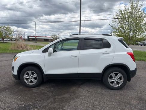 Used 2016 Chevrolet Trax LT AWD/4WD image 2
