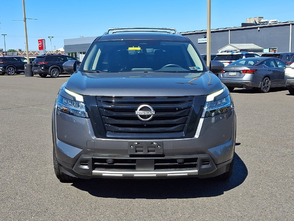 Certified 2023 Nissan Pathfinder SL w/ Black Appearance Package AWD/4WD image 2