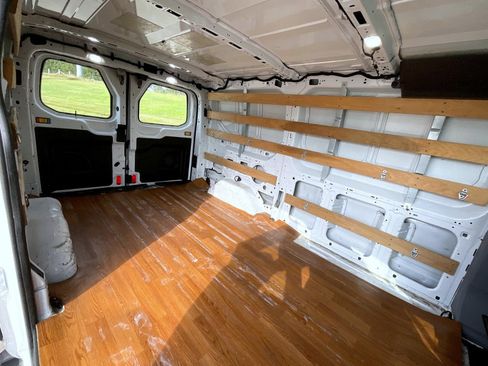 Used 2018 Ford Transit 250 130 Low Roof w/ Exterior Upgrade Package RWD image 21