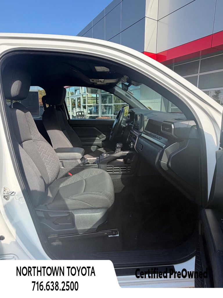 Used 2025 Toyota Tacoma SR5 AWD/4WD image 10