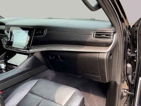 Used 2024 Jeep Wagoneer Series II w/ Flexible Seating Group AWD/4WD image 18