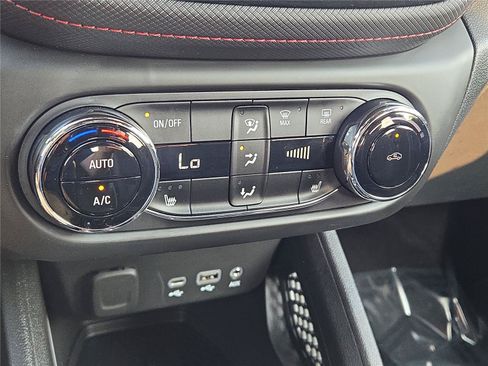 Used 2023 Chevrolet TrailBlazer RS w/ Convenience Package AWD/4WD image 8