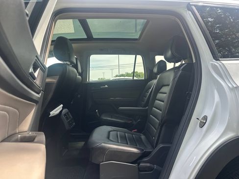 Certified 2022 Volkswagen Atlas SEL Premium AWD/4WD image 18