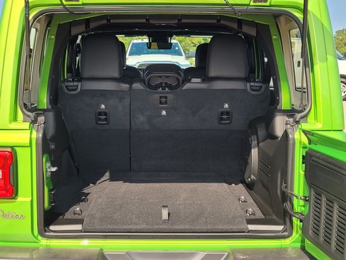 New 2025 Jeep Wrangler Unlimited Rubicon w/ Technology Group image 6