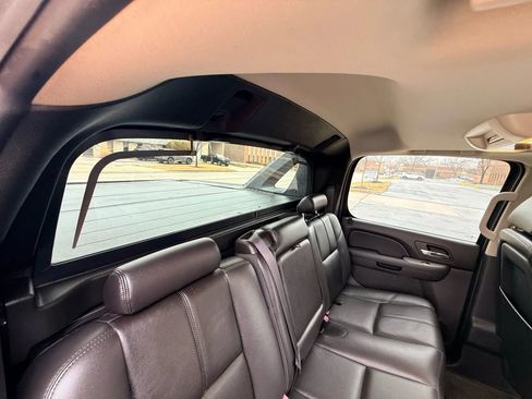 Used 2012 Chevrolet Avalanche LT image 11