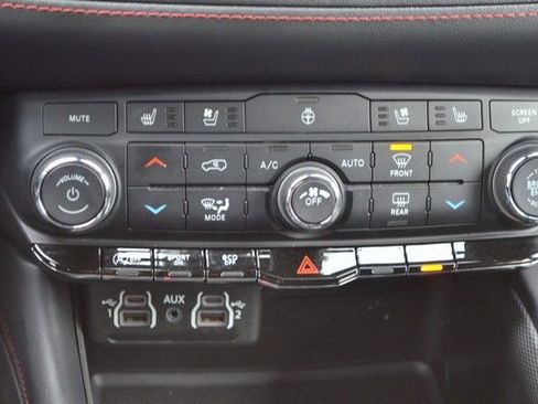 Used 2024 Dodge Durango GT AWD/4WD image 29