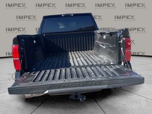 Used 2024 Toyota Tacoma TRD Off-Road image 28