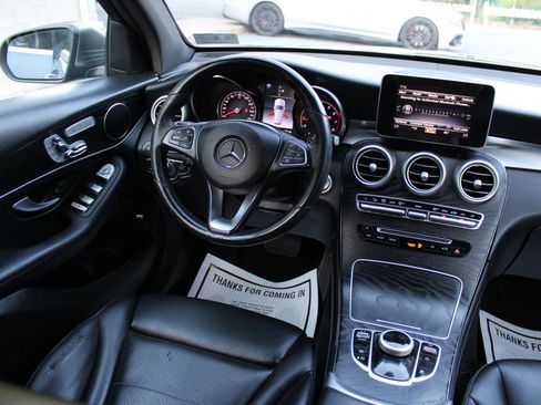 Used 2018 Mercedes-Benz GLC 300 4MATIC image 16