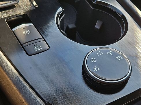 Certified 2022 Nissan Rogue SV w/ SV Premium Package image 23