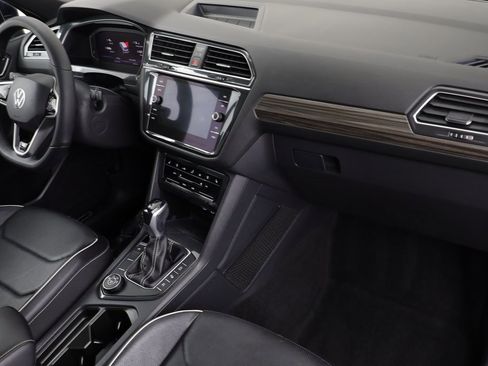 Used 2022 Volkswagen Tiguan SEL R-Line image 21