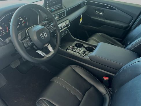 New 2025 Honda Pilot EX-L image 9