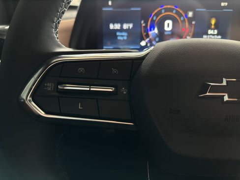 New 2025 Chevrolet Equinox ACTIV w/ Safety and Technology Package image 9