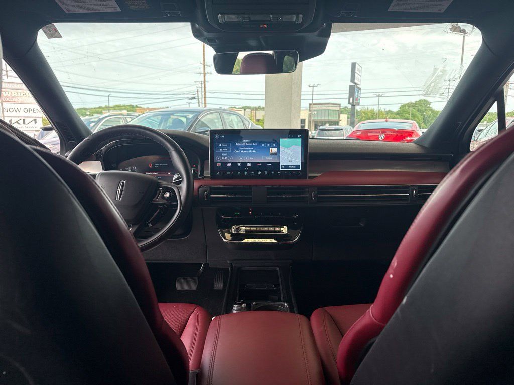 Certified 2025 Lincoln Corsair Reserve AWD/4WD image 11