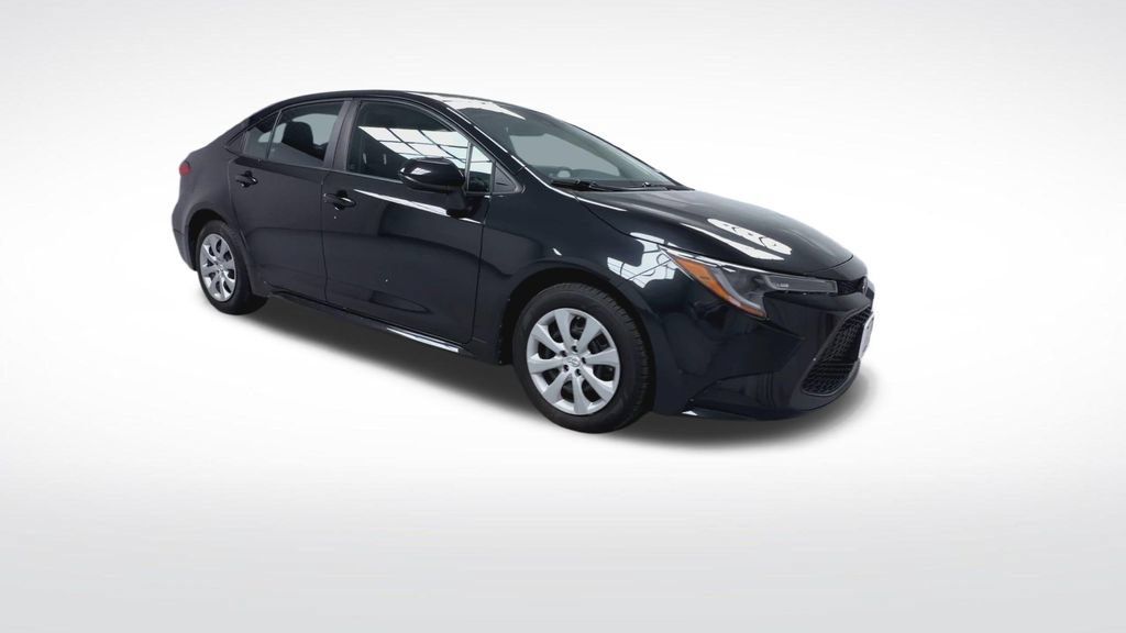 Certified 2021 Toyota Corolla LE w/ Carpet Mat Package (TMS) FWD image 2