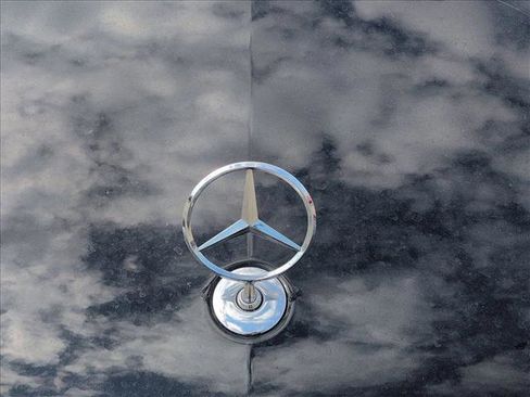 Used 2018 Mercedes-Benz E 300 4MATIC image 12