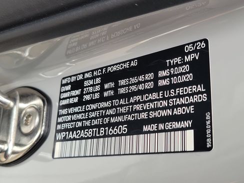 New 2026 Porsche Macan Turbo AWD/4WD image 33