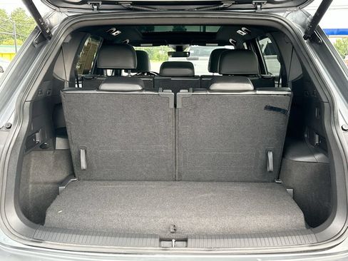 Used 2022 Volkswagen Tiguan SE R-Line FWD image 16