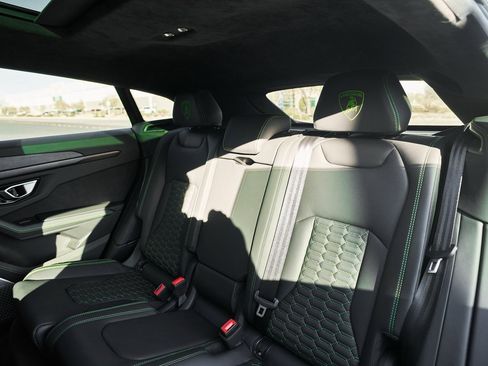 Used 2021 Lamborghini Urus image 42