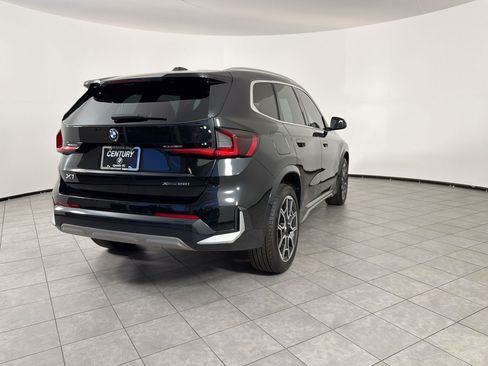 Used 2025 BMW X1 xDrive28i w/ Convenience Package AWD/4WD image 9