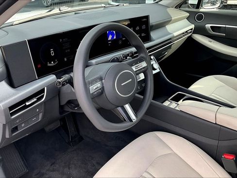 Used 2025 Hyundai Sonata SEL FWD image 16
