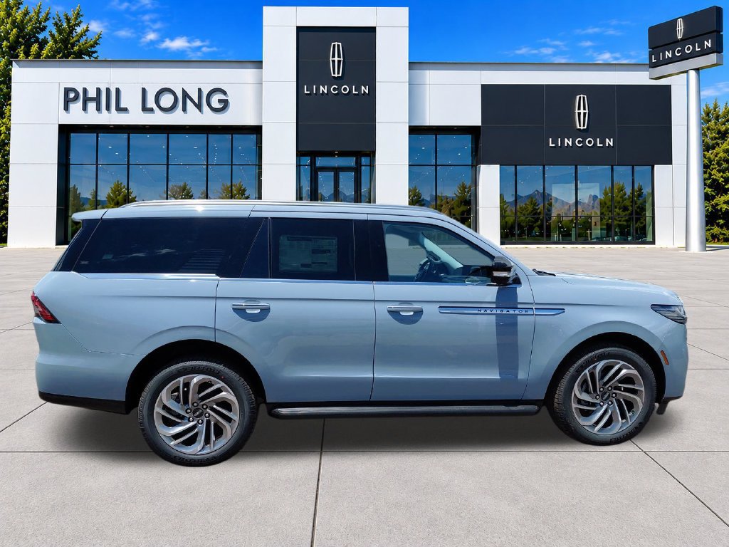 New 2026 Lincoln Navigator Premiere AWD/4WD image 10