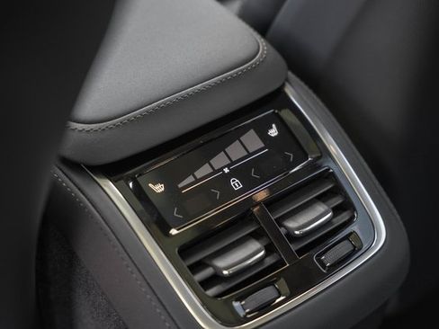 New 2026 Volvo XC90 B6 Ultra w/ Protection Package Premier image 34