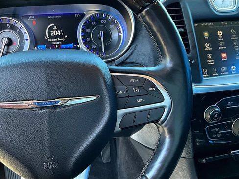 Used 2016 Chrysler 300 C RWD image 11