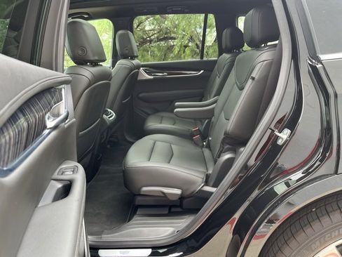 Certified 2025 Cadillac XT6 Premium Luxury image 29