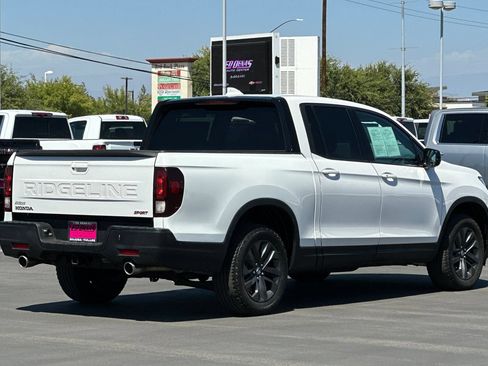 Used 2025 Honda Ridgeline Sport image 4