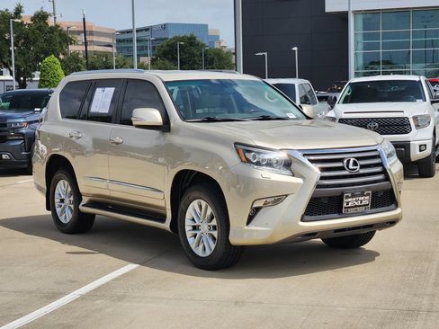 Used 2016 Lexus GX 460 w/ Premium Package AWD/4WD image 3