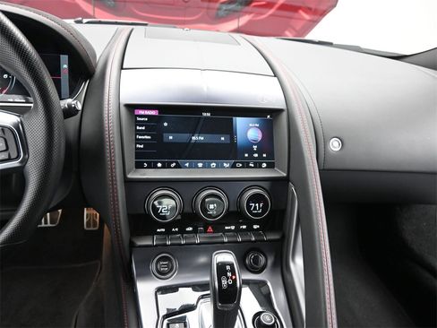 Used 2021 Jaguar F-TYPE R image 31