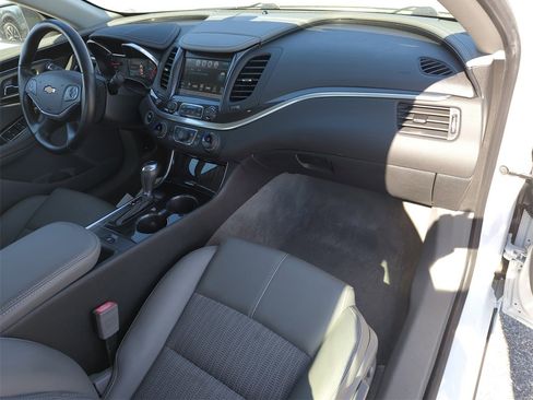 Used 2019 Chevrolet Impala LT image 22